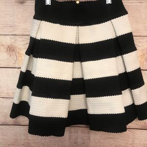 Aina Be Bl/Wh Striped Flirty Skirt Size Small